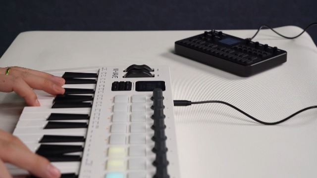 M-VAVE FM-1 シンセサイザー 本体 Amazon.com: M-VAVE FM-1 Synthesizer Digital Keyboards Voice-Out